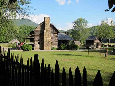 oconaluftee farm museum